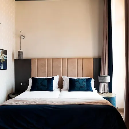 Hotel Amadomus Luxury Nápoles