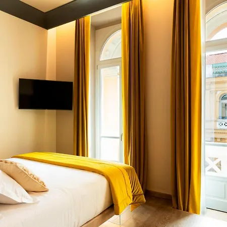 Amadomus Luxury 3* Nápoles