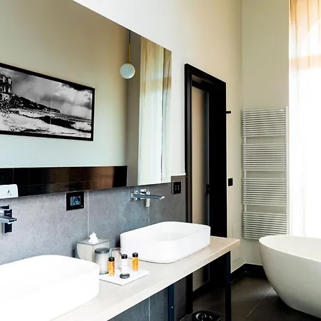 Amadomus Luxury Hotel Nápoles