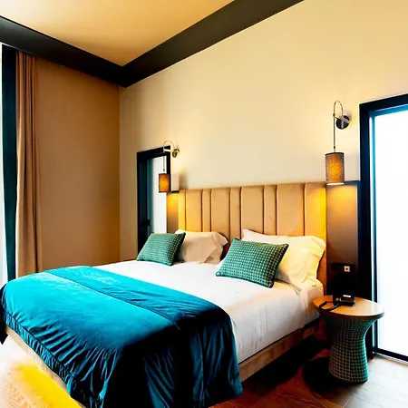 Amadomus Luxury Hotel Nápoles