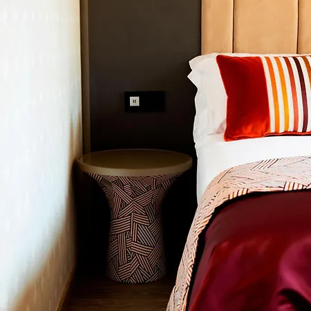 Amadomus Luxury Hotel 3*