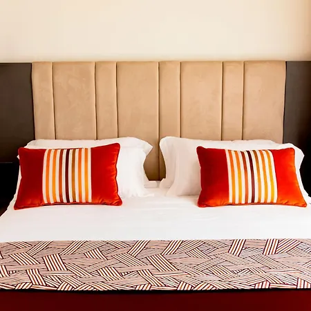 Amadomus Luxury Hotel 3*