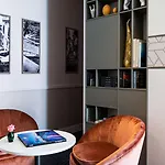 Amadomus Luxury 3*
