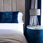 Amadomus Luxury Hotel 3*