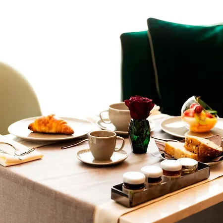 Amadomus Luxury 3*