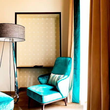 Amadomus Luxury 3*