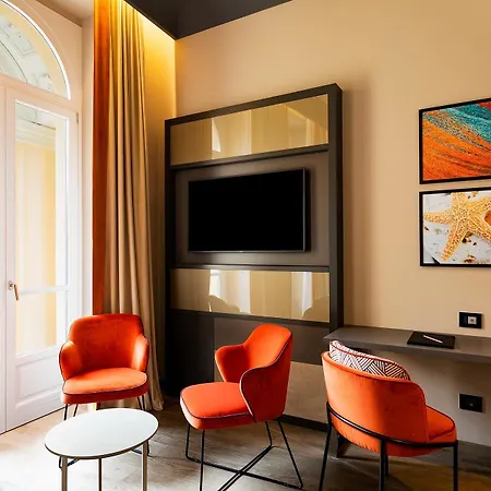 Amadomus Luxury Hotel Naples