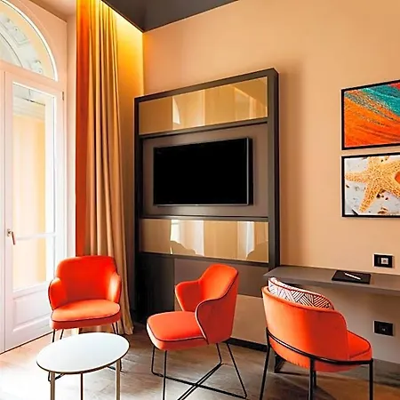 Amadomus Luxury Hotel 3*