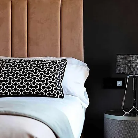 Amadomus Luxury Hotel Neapel