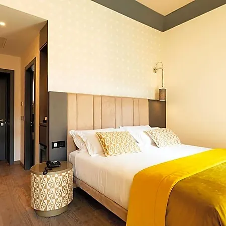 Amadomus Luxury 3*