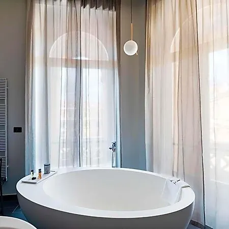 Hotel Amadomus Luxury