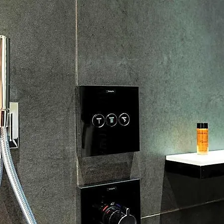 Amadomus Luxury