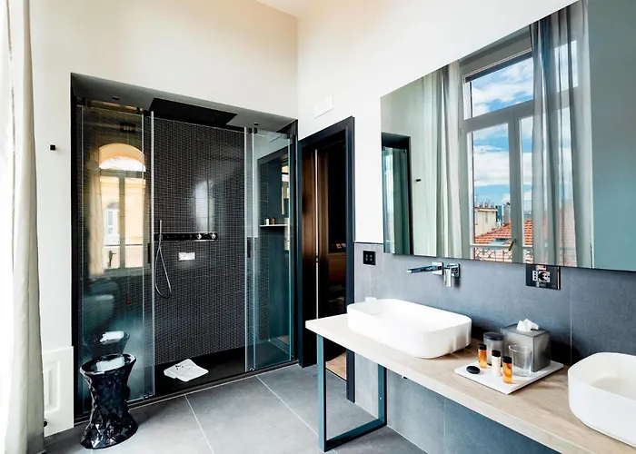 Amadomus Luxury 3*
