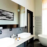 Amadomus Luxury Отель Неаполь