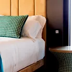 Amadomus Luxury Hotel 3*