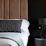 Amadomus Luxury Hotel 3*