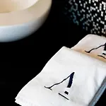 Amadomus Luxury Отель